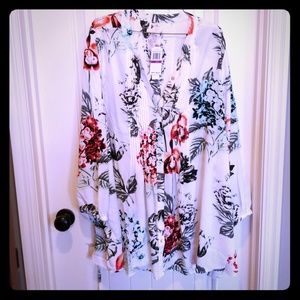 Floral fitted waist blouse NWT!